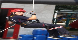 Manisa İtfaiyesine İlk Kadın Stajyer