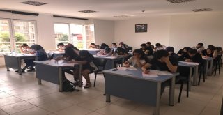 Ümraniye Belediyesi 120 Öğrenciyi Üniversiteli Yaptı