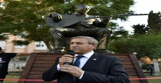 Neşet Ertaş Heykeli Açıldı
