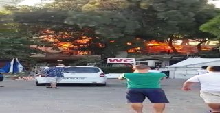 Tatilciler Alev Alev Yanan Kafeyi Endişeli Gözlerle İzledi