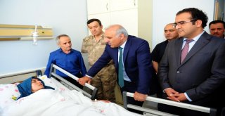 Vali Zorluoğlundan Yaralılara Ziyaret