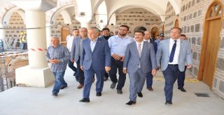 Arınç, Kapatılan Fetönün Öğrenci Yurdundaki Yenileme Çalışmalarını İnceledi