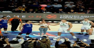 Thy Euroleague: Anadolu Efes: 79 - Zalgiris Kaunas: 93