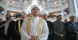 Rusyada Müslümanlar Bayram Namazına Akın Etti