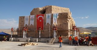 Tarihi Artuklu Hamamı Yerine İndirildi