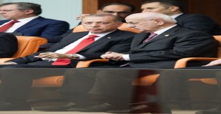 Cumhurbaşkanı Recep Tayyip Erdoğan, Tbmm Genel Kurul Salonundan Alkışlar Eşliğinde Ayrıldı.