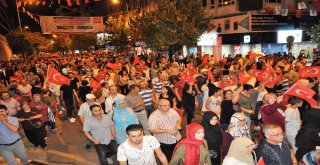 Manisalılar 15 Temmuzda Yine Meydanı Doldurdu