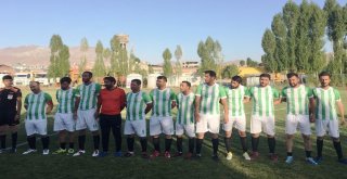 Büyükşehir Futbol Turnuvasında Eleme Maçları Heyecanı