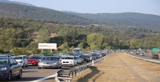 Boluda Tatil Dönüşü Trafik Yoğunluğu Başladı