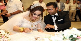 Vali Zorluoğlu Genç Çiftin Nikahını Kıydı