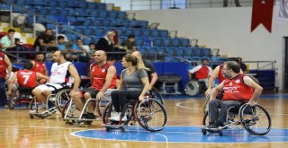 Eski Milli Basketbolculardan Engellilere Anlamlı Destek