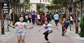 Artvinde Çocuk Şenlikleri Renkli Görüntülere Sahne Oldu