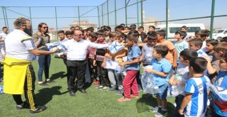 Edremit Belediyesi Futbol Okulu Açıldı