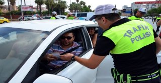 Çocuklar ‘Kırmızı Düdük İle Ebeveynlerini Trafikte Uyaracak