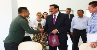 Başkan Ak Çalışanlarının Doğum Gününü Kutladı