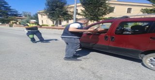 Sürücüler Ceza Yazmak Yerine Çikolata İkram Edildi