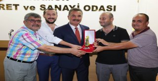 Tuna: Mersini Dünya Kenti Yapmanın Gayretindeyiz
