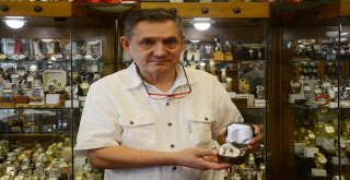 Kurşunun Durdurduğu Saat Görenleri Şaşırtıyor