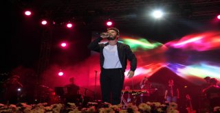 Alanyada Ceceli Ve Manço Rüzgarı