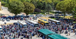 Hacı Adayları Salavatlarla, Dualarla Uğurladı