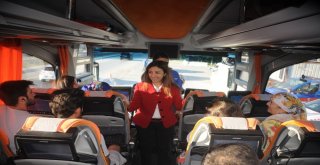 Vali Yılmaz, Çocuklara Kırmızı Düdük Dağıttı