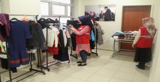 Elbistan Gençlik Merkezinden Askıda Kıyafet Kampanyası