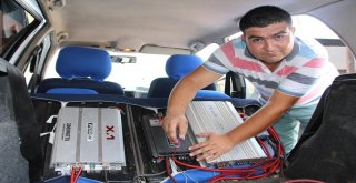 Aracın Değeri Kadar Ses Sistemi Döşedi