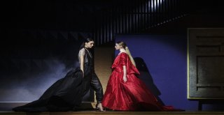 Parisli Modacı Stephane Rolland 2018-2019 Sonbahar-Kış Kreasyonunu Görücüye Çıkardı