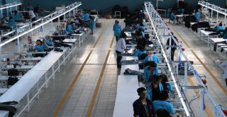 Vanda Açılan Tekstil Fabrikası 110 Kişiye Ekmek Kapısı Oldu