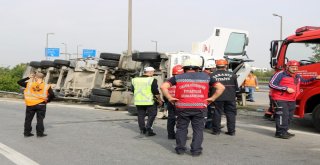 Sakarya Gişelerinde Beton Mikseri Devrildi: 1 Ölü