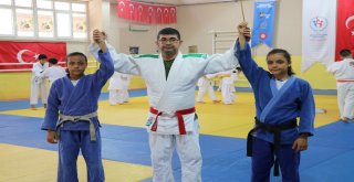 Emanet Judogiyle Maça Çıkıp Önce Türkiye Ardından Balkan Şampiyonu Oldular