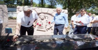 Denizer, Katledilişinin 19. Yılında Mezarı Başında Anıldı