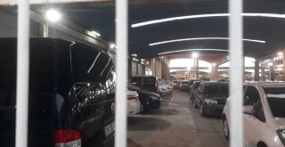 Kapalı Otoparklar Dolup Taşınca Pazaryeri Otoparka Çevrildi