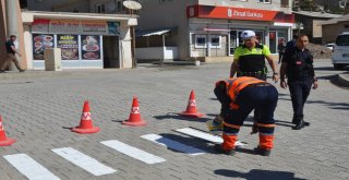Trafik Polisinden Örnek Davranış