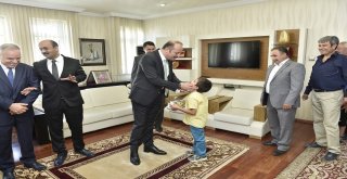 Mesainin İlk Günü Bayramlaşma İle Başladı