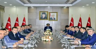 Vali Güzeloğlu, Diyarbakır Tanıtım Günleri Konulu Toplantıya Başkanlık Etti