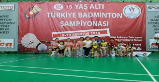 Badmintonda Türkiye Şampiyonu Oldular