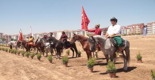 Atlı Okçular Elazığda Kıyasıya Yarıştı