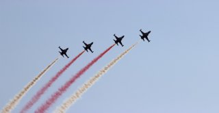 Eskişehirde Türk Yıldızları Rüzgarı