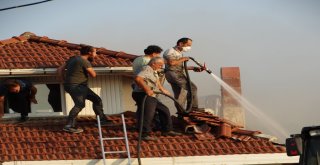 Domaniçteki Yangında 1 Ev, 1 Samanlık Ve 1 Ahır Kül Oldu