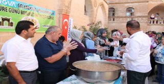 Turistlerden Aşureye Yoğun İlgi