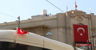 Eskişehir Sokaklarında Bayrak Seli