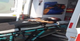 Manisanın Yunusemre İlçesinde Halk Otobüsü İle Otomobilin Çarpışması Sonucu İlk Belirlemelere Göre 20 Kişi Yaralandı.