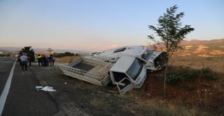 Tunceli-Elazığ Karayolunda Trafik Kazası: 3Ü Çocuk 20 Yaralı