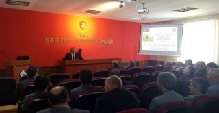 Çiftçiler, Bitki Besleme Ve Gübre Konusunda Eğitiliyor