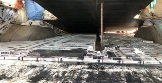 Ercişte 2 Ayrı Minibüste 15 Bin 146 Paket Kaçak Sigara Ele Geçirildi