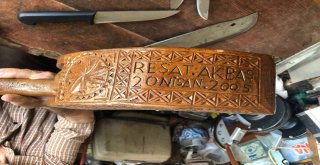 84 Yaşındaki Reşat Dede Bıçak Biliyor, Baston Yapıyor