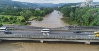 Ordunun Derelerini Yıktı Geçti