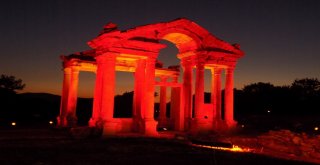 Tarihi Kentte Tarihi Konser