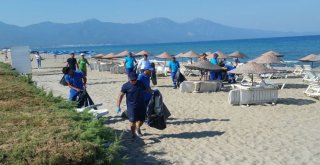 Vatandaşlar Büyükşehir Ekipleriyle Sahilde Temizlik Yaptı